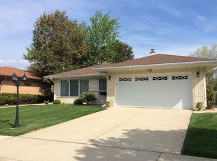8246 W Monroe St, Niles, IL 60714