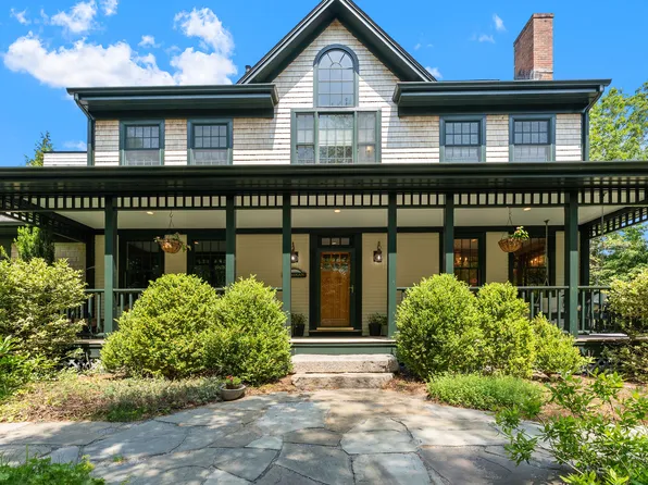 23 Crowell Lane, Tisbury, MA 02568