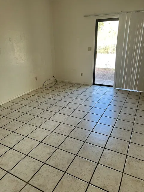 2 bed, $1,075 — Photo 4