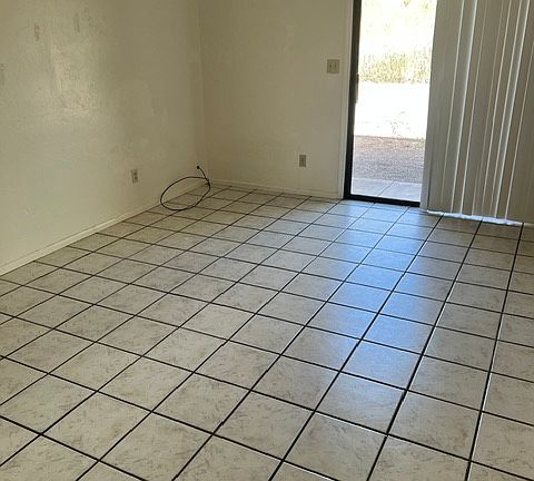 4th image of 594 Peck Canyon Dr #6