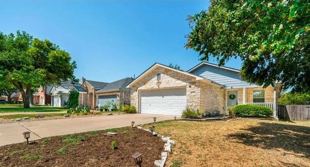 3 bed, 2.0 bath, 1312 sqft, $1,850 — Photo 1