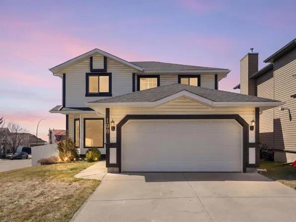 190 E Hawkville Close NW, Calgary, AB T3G 3N6