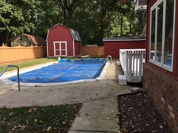 3rd image of 460 Mellowood Dr