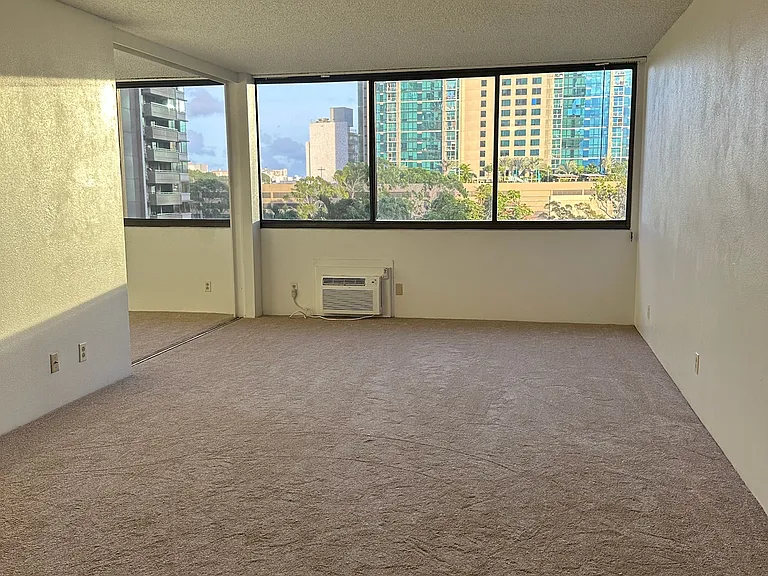 1255 Nuuanu Ave #E705 — Photo 3