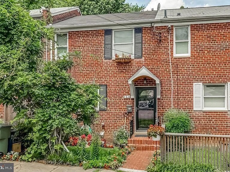 260 Burgess Ave — Photo 1