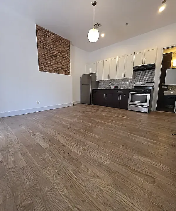 432 Evergreen Ave #1R