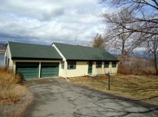 32 Appleton Ln, Hudson, NY 12534