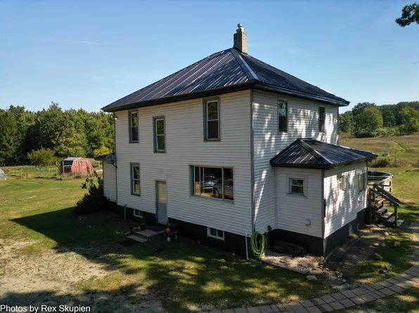 11664 N Gordon Ave, Bitely, MI 49309