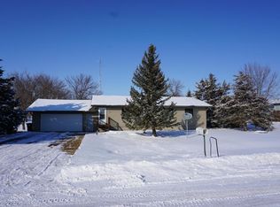 220 W Kiowa St, Iroquois, SD 57353