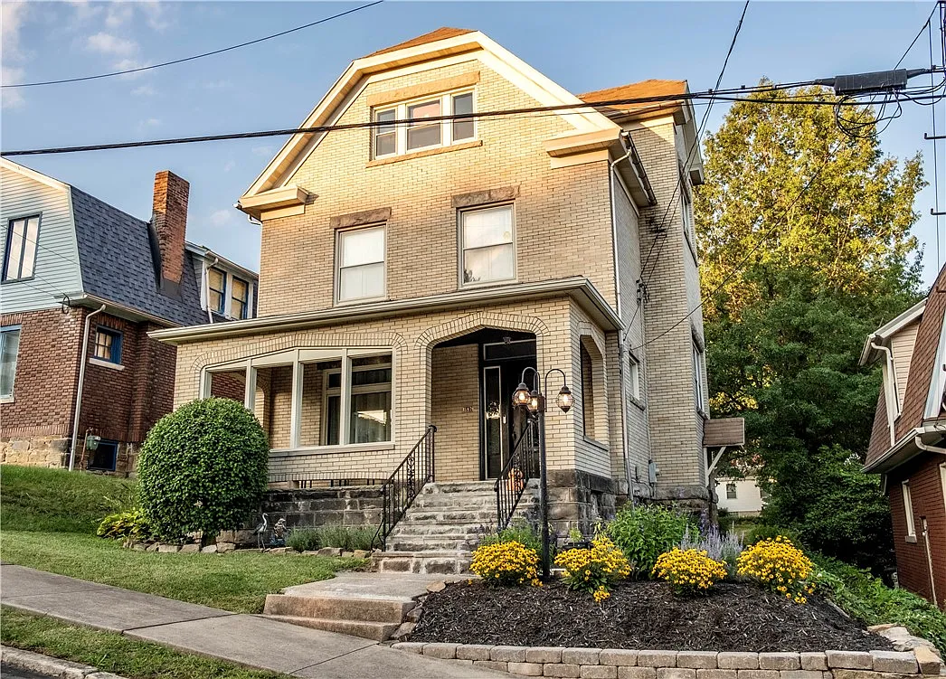 567 3rd St photo 1