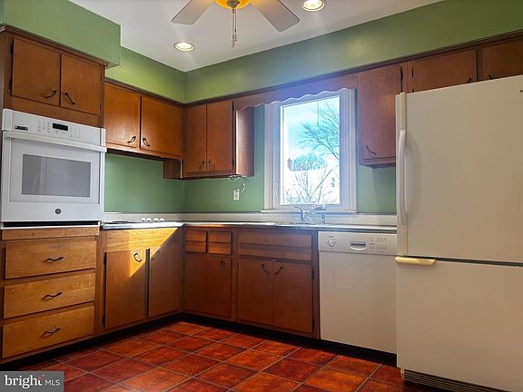 3rd image of 534 Barbara Dr