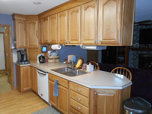 5th image of 100 Hillcrest Ln