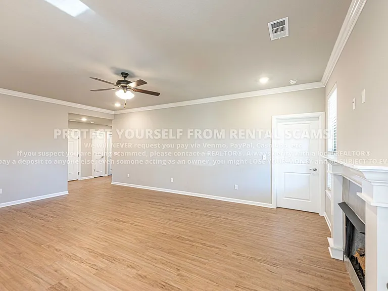 441 Peach Ave — Photo 3