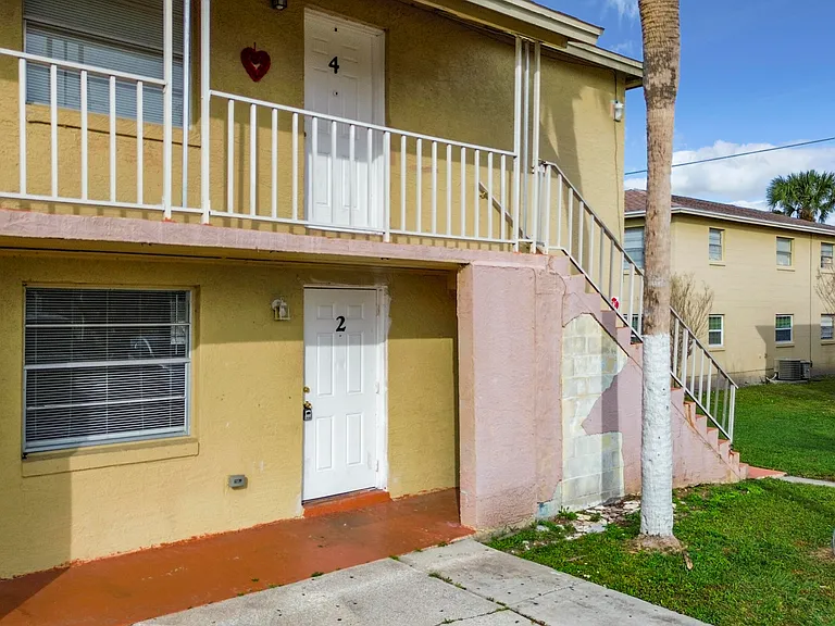 694 Michigan Ct #2 — Photo 7