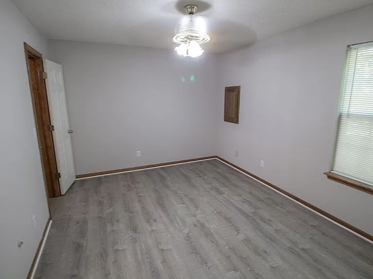 1316 Valley Creek Ln — Photo 11