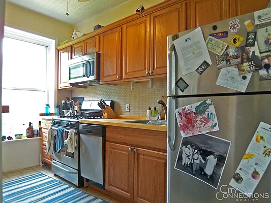 Rented by City Connections Realty | media 10