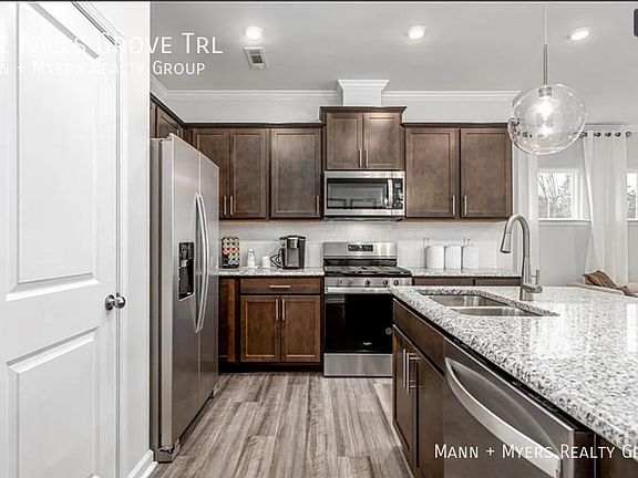 3rd image of 882 Falls Grove Trl