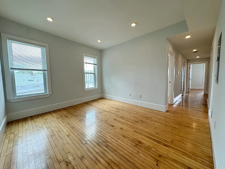 301 Hancock St #2 — Photo 9
