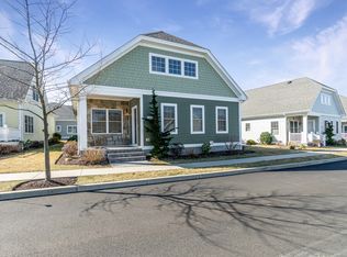 132 Sunrise Hill Cir #132, Orange, CT 06477