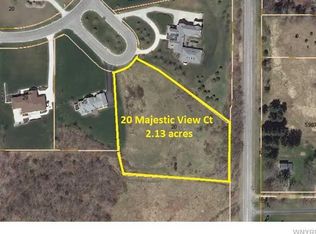 20 Majestic View Ct, Orchard Park, NY 14127