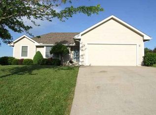 423 Prairie Bend Dr, Meriden, KS 66512