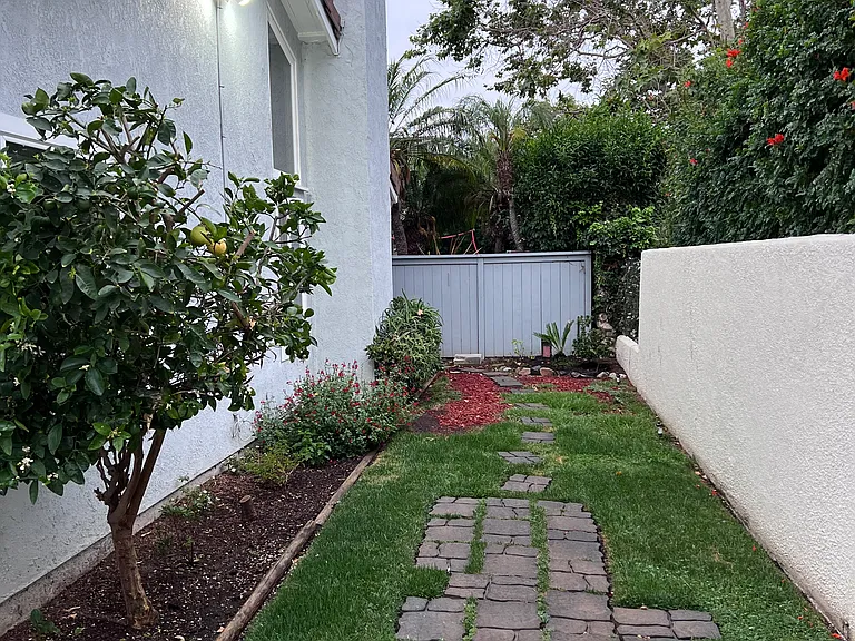 18 Eastlake — Photo 17