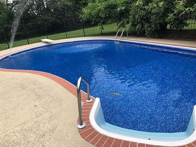 2nd image of 112 Countrywood Dr