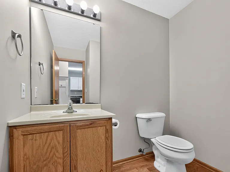 1110 Rose Dr — Photo 16