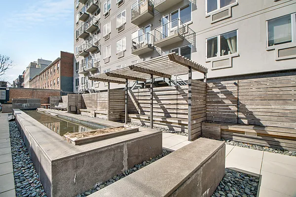 Rented by Twyford Real Estate | media 8