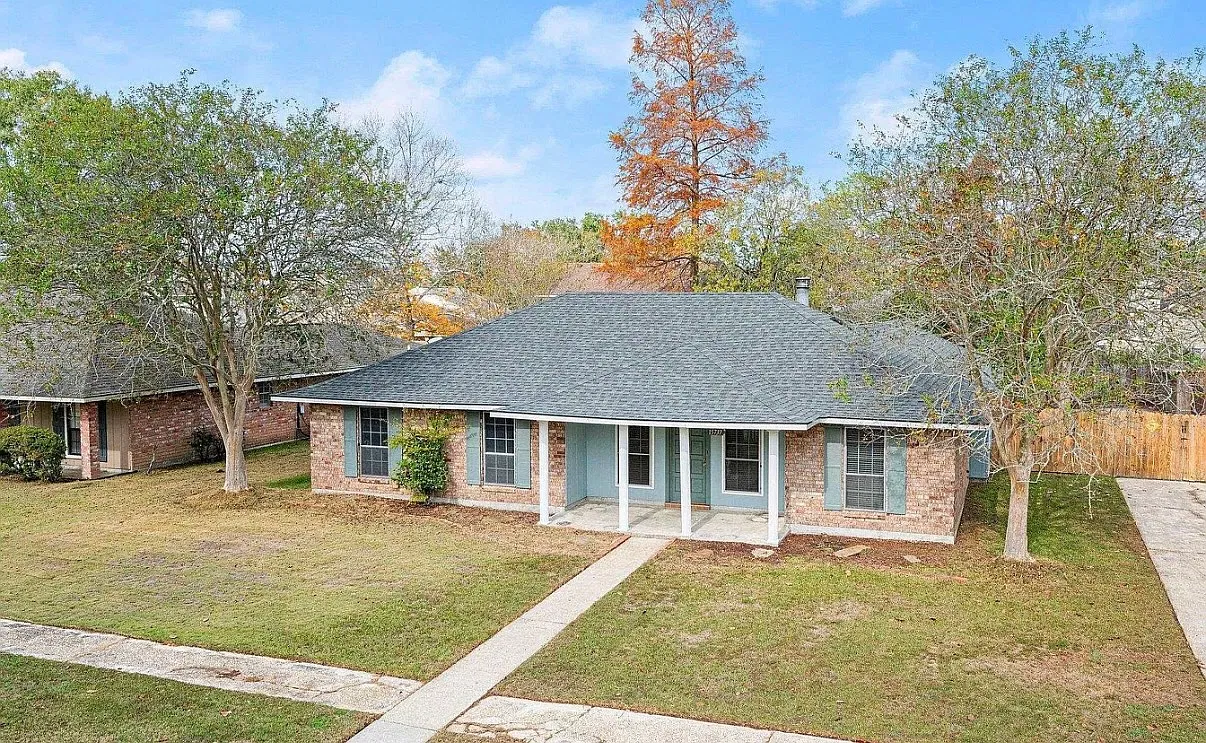 4 bed, 1992 sqft, $2,000 — Photo 1