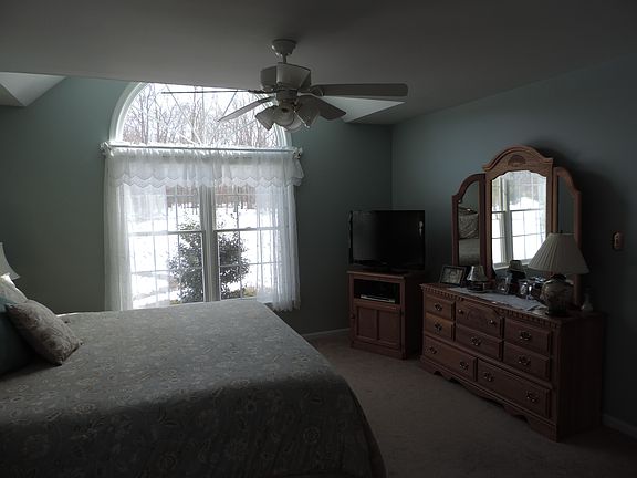 1st Fl Master BR w/King Bed