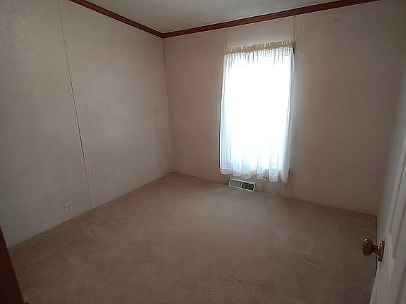 5th image of 3585 Emerald Park Dr