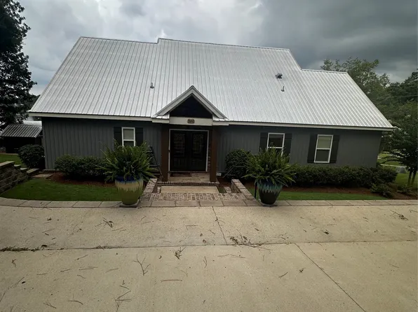 560 Lakeshore Dr, Wetumpka, AL 36092
