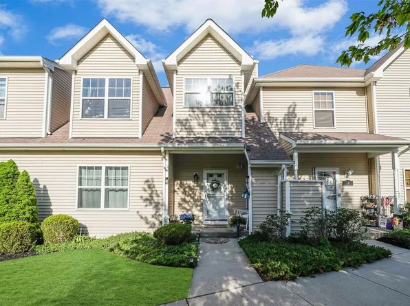 11 Daremy Circle #11, Medford, NY 11763