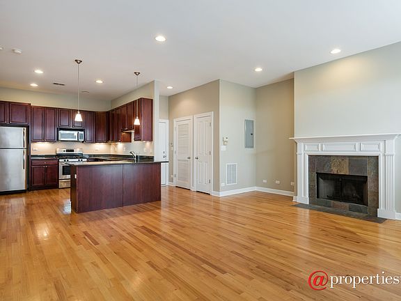 Kitchen / Living Room