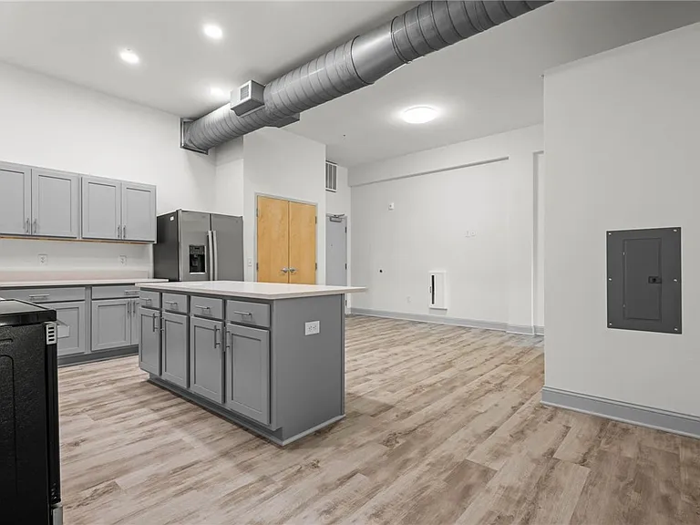 105 Main St #2 — Photo 6