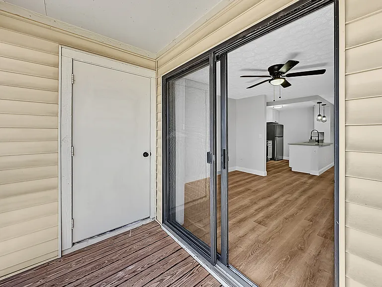 Springview Apartments — Photo 35