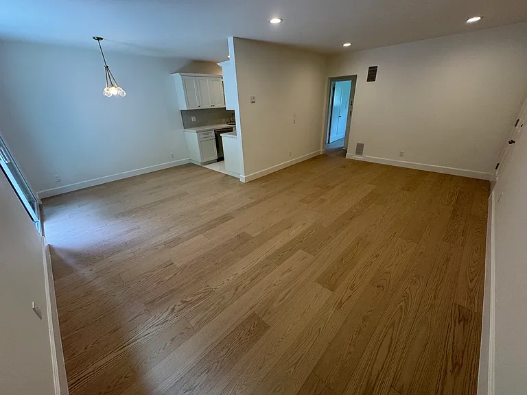 Primrose Ave — Photo 12