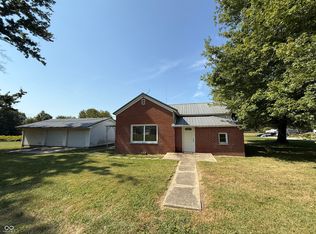 1432 S Saline 2nd St, Centerpoint, IN 47840