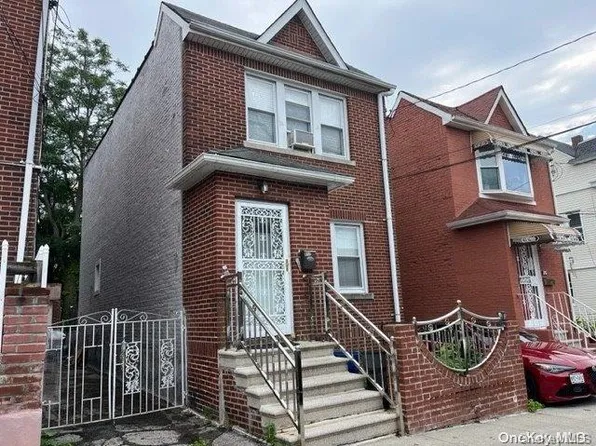 852 E 215th Street, Bronx, NY 10467