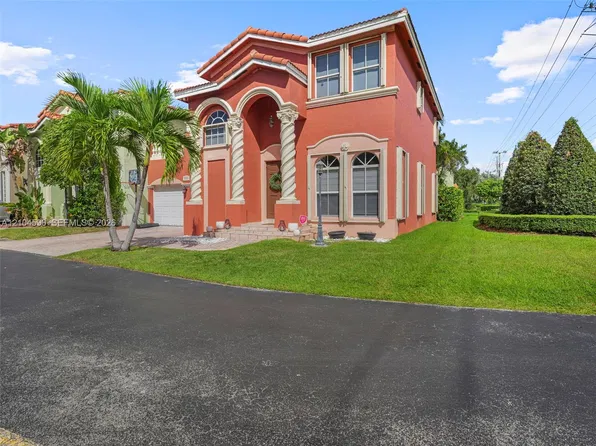 10801 NW 51st Ln, Doral, FL 33178