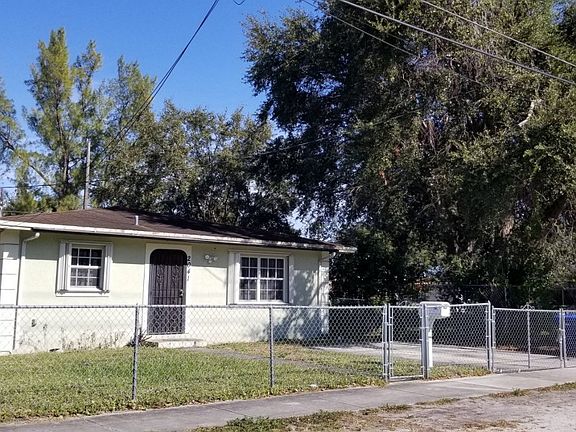 3rd image of 2041 NW 154th St