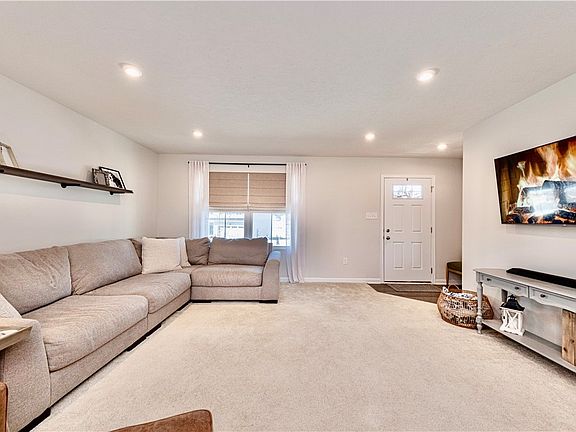 4th image of 173 Alta Vista Dr