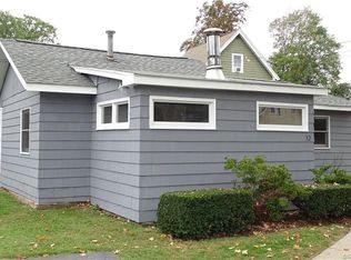 32 Berger St, Branford, CT 06405