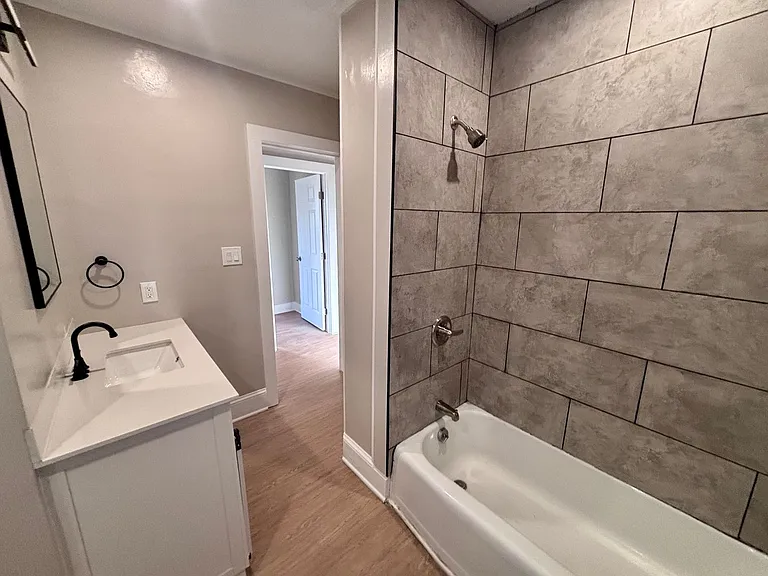 63 Carlton Ave — Photo 6