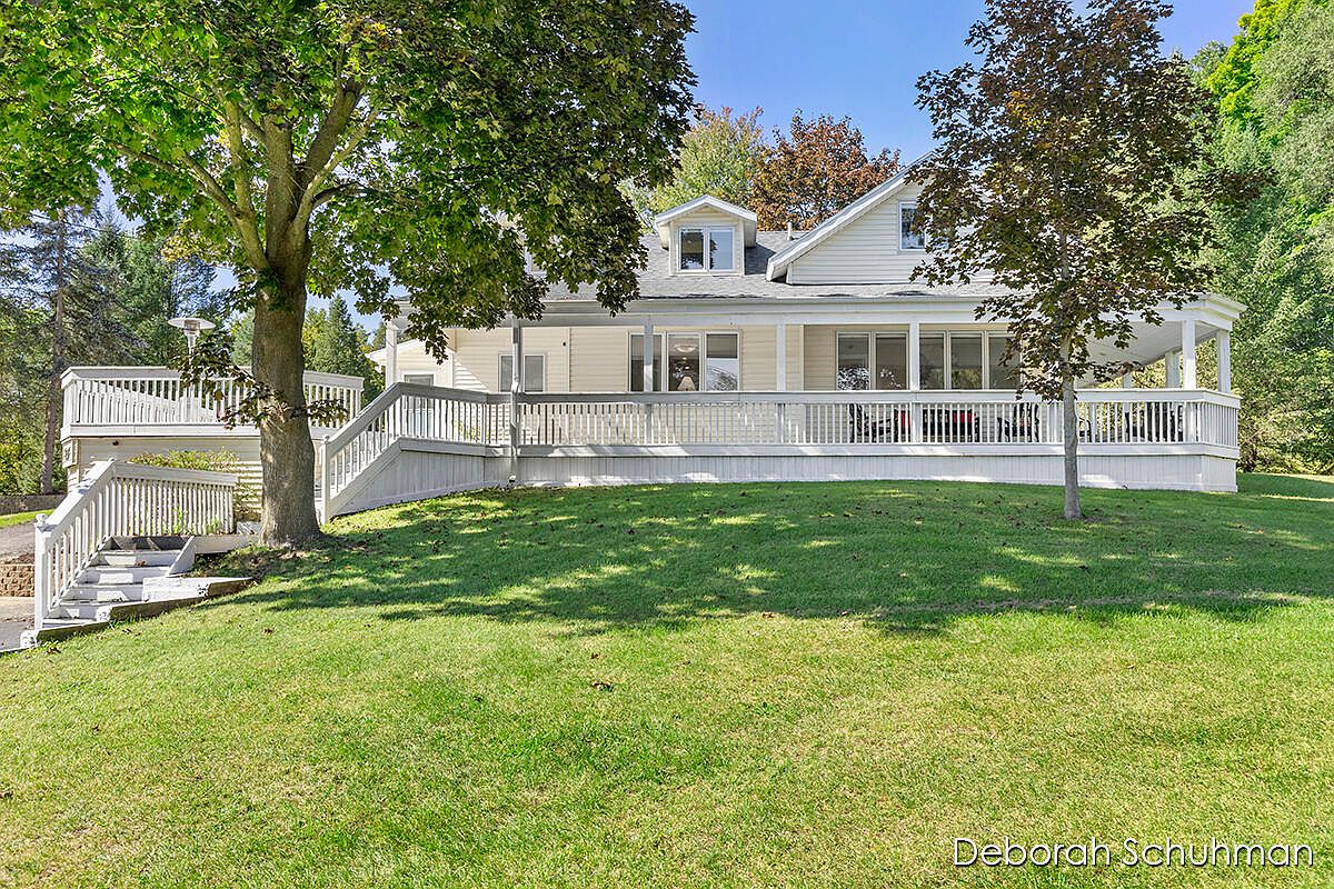 233 Summit Ave NE, Rockford, MI 49341 Zillow