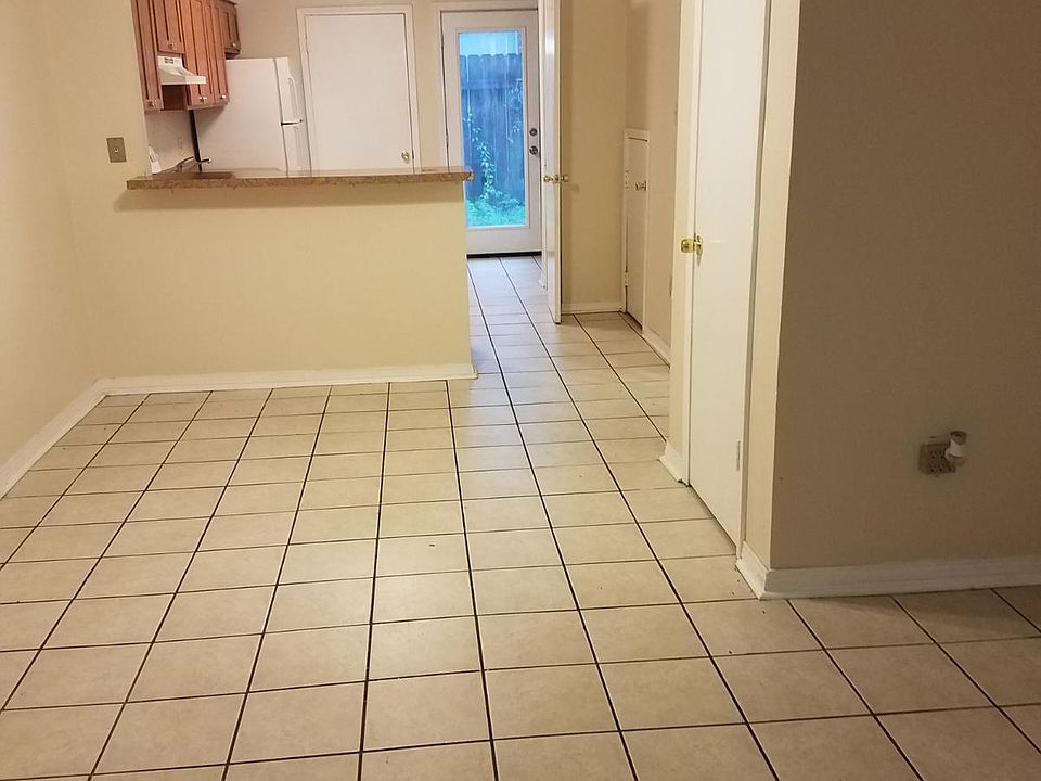 1st image of 1428 Hickory Ave APT B