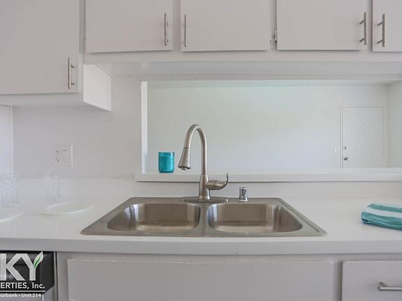 4th image of 18536 Burbank Blvd APT 107