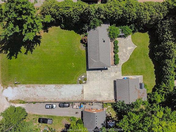 4th image of 1242 Reaume Rd