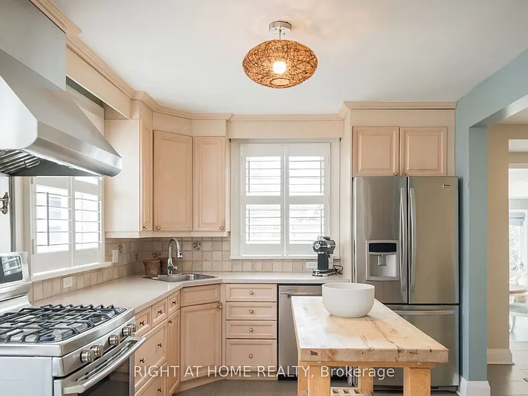 124 Lydia Ave — Photo 9